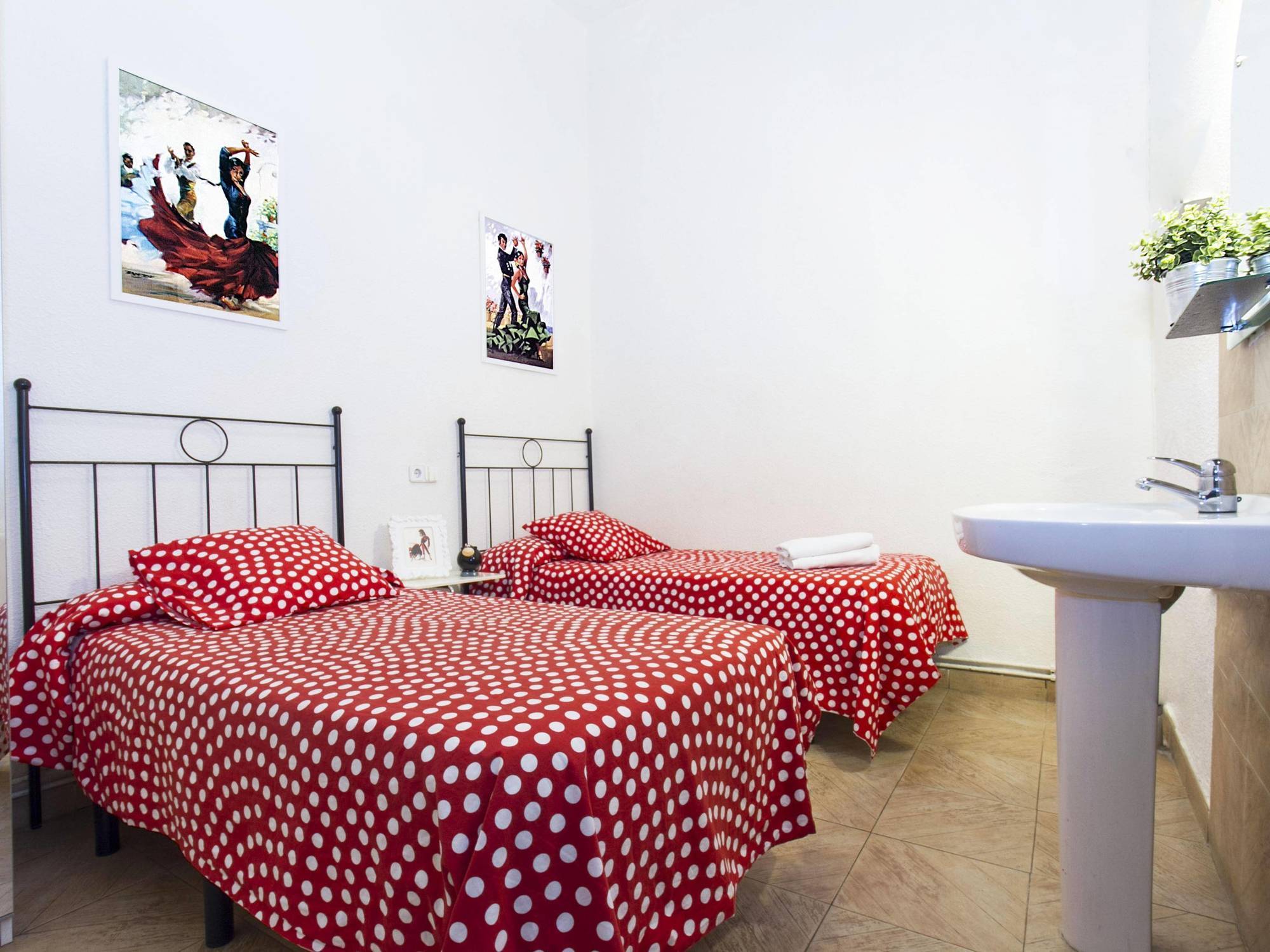 Hostal Bahia Madrid Buitenkant foto